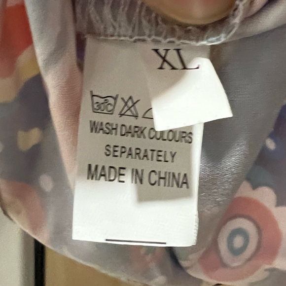 Floral Paisley 3/4 Wide Sleeve V-Neck Blouse - Picture 4 of 5